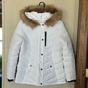 Swiss Tech White Puffer Jacket with Faux Fur Hood